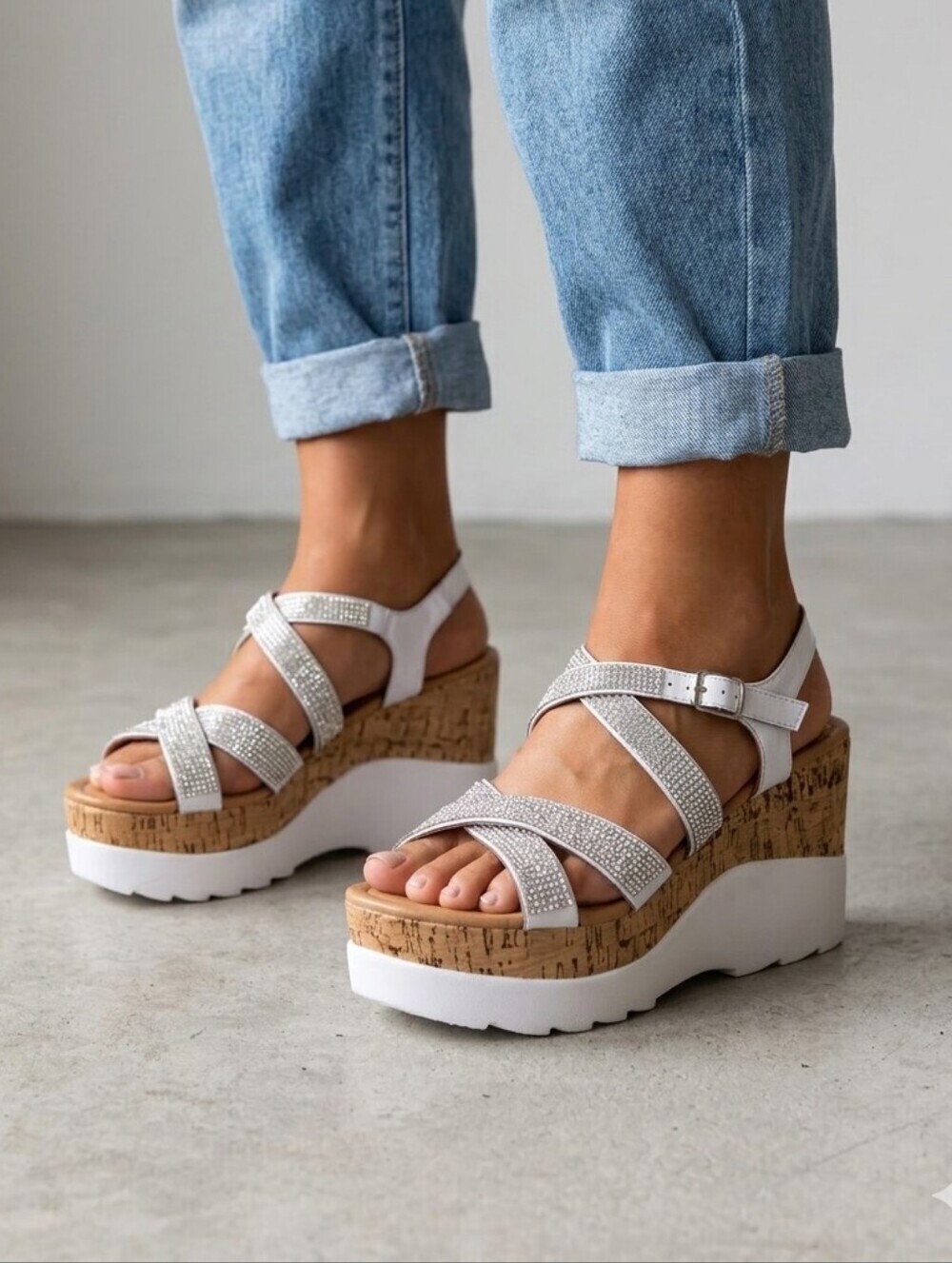 Yoki White Rhinestone Strappy Platform Wedge Sandals "Jackie-26" Size 7.5 NEW